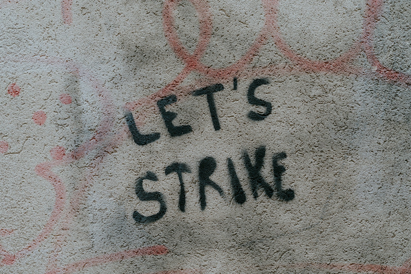 Fremont teachers threaten strike over benefits